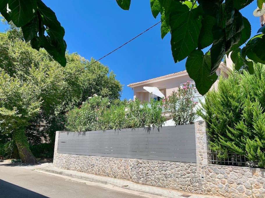 Villa Oleander Agios Nikolaos Loutra Edipsou Εξωτερικό φωτογραφία